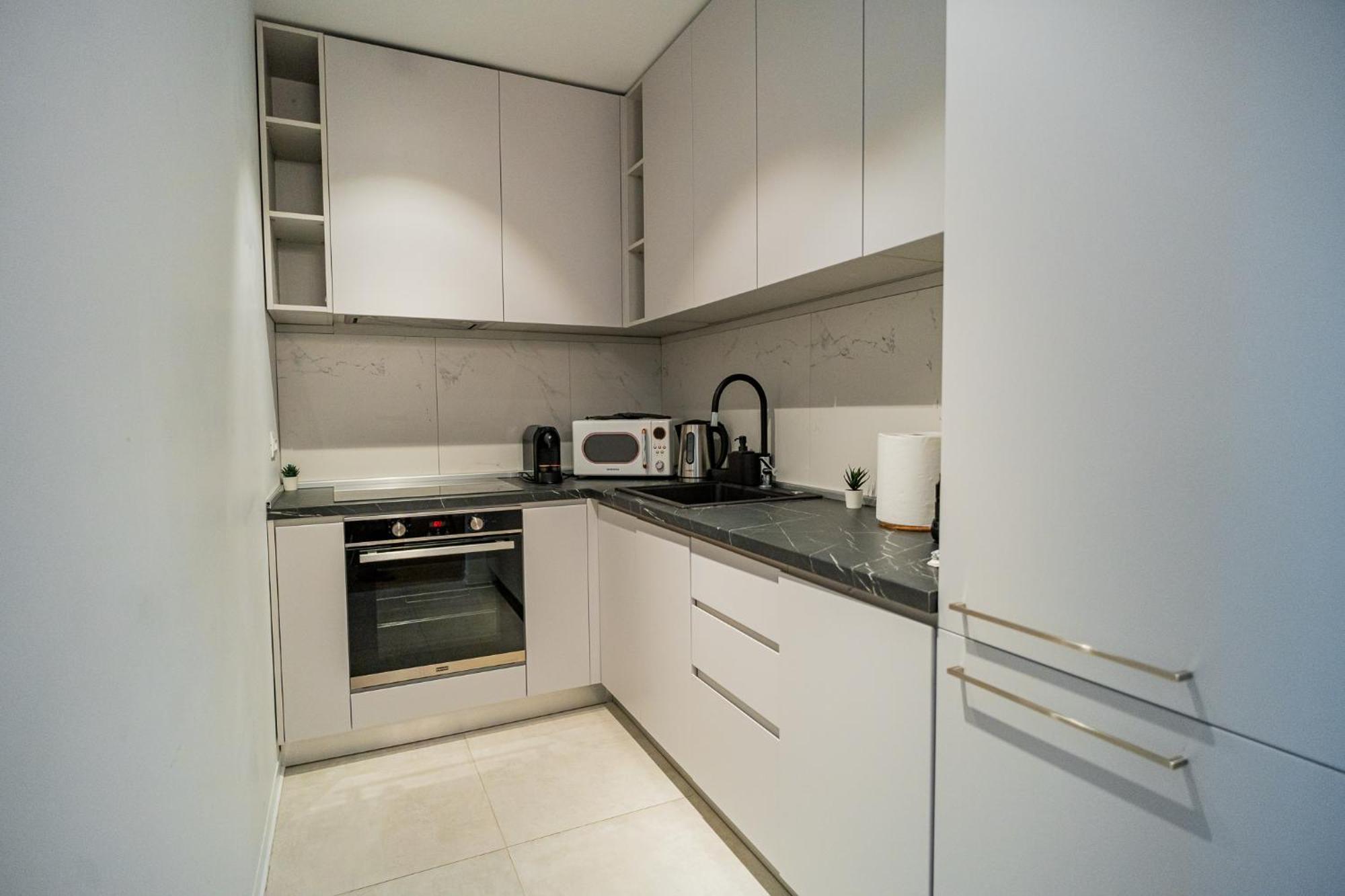 One Mircea Eliade - Luxurious With Panoramic And Park View *