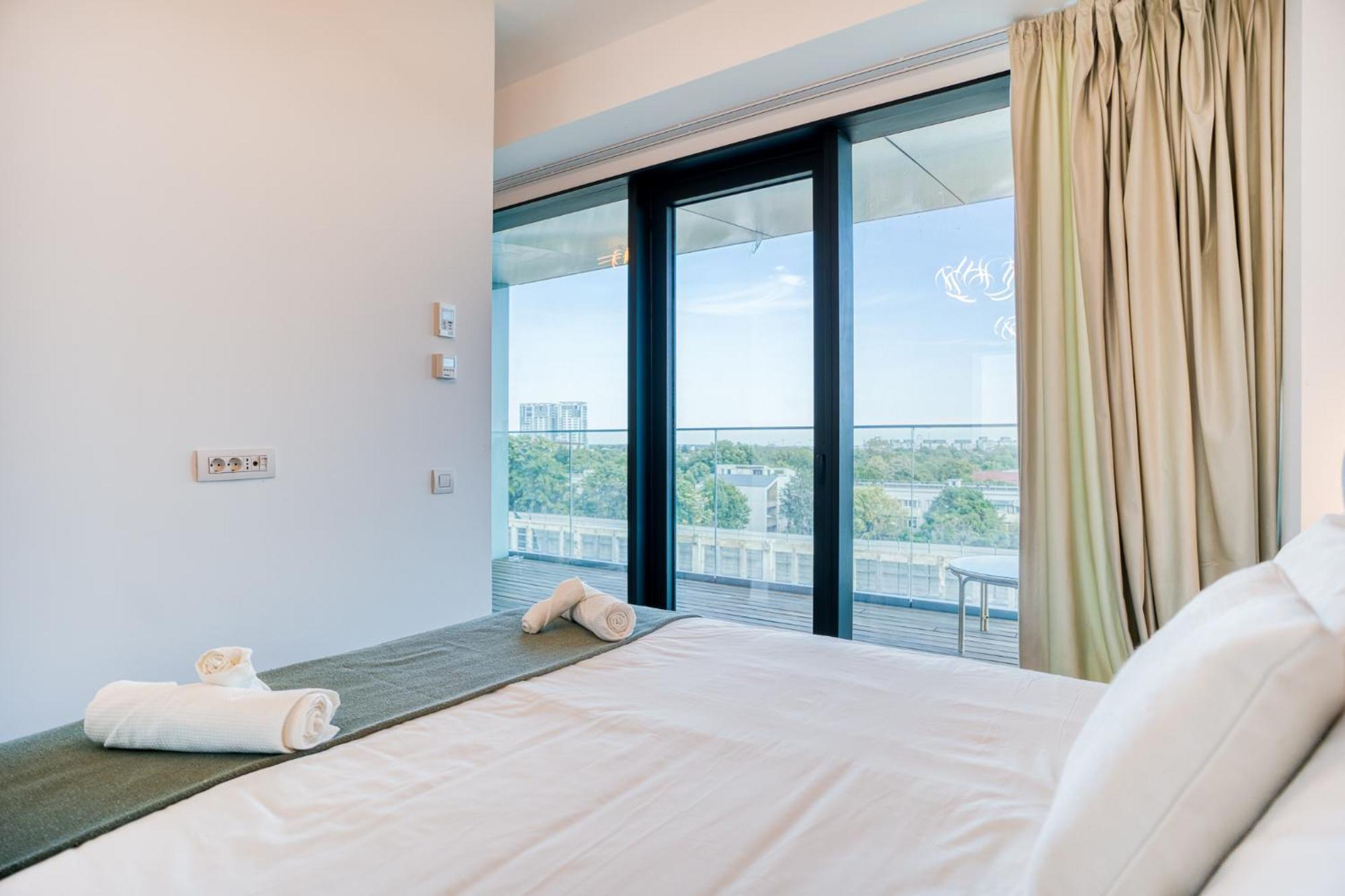 One Mircea Eliade - Luxurious With Panoramic And Park View * Bucarest