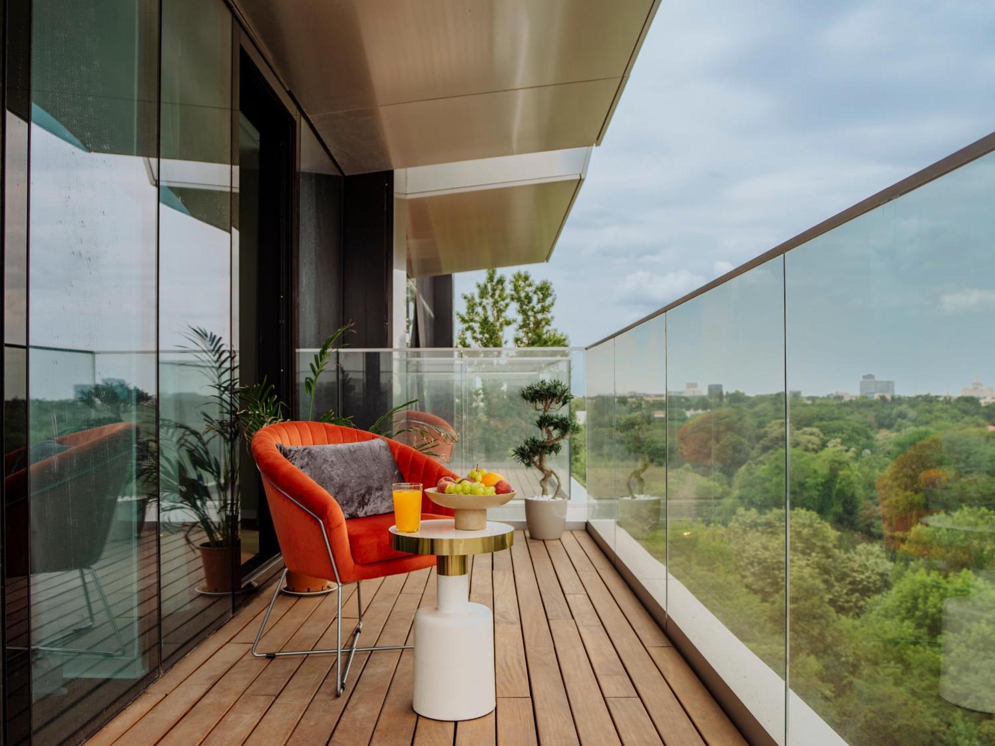 One Mircea Eliade - Luxurious With Panoramic And Park View